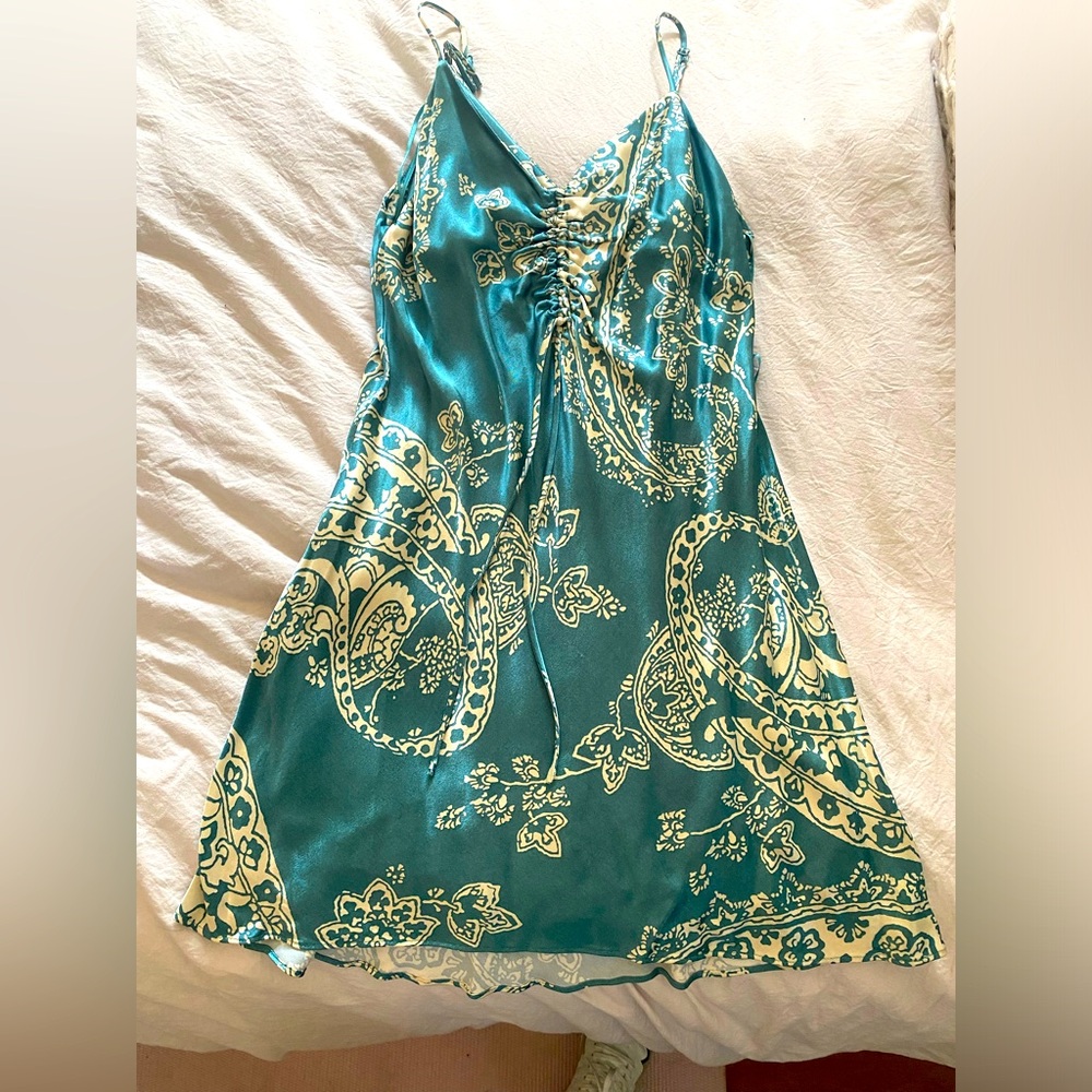Zara satin V neck slip dress in Paisley print